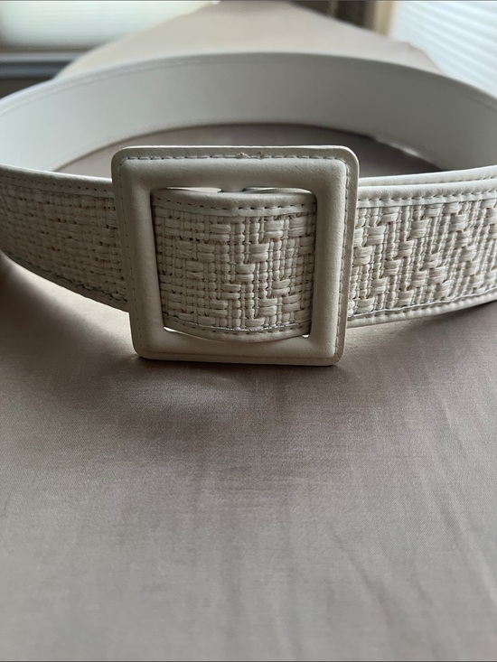 Ann Taylor Accessories - Vintages Ann Taylor Leather Cream Woven Square-Buckle Belt